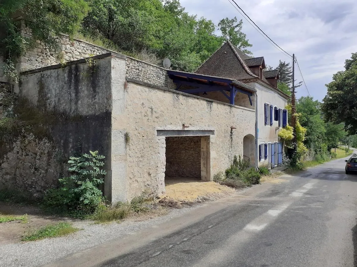 Les Volets Bleus, Family Cottage Crégols Сasa de vacaciones